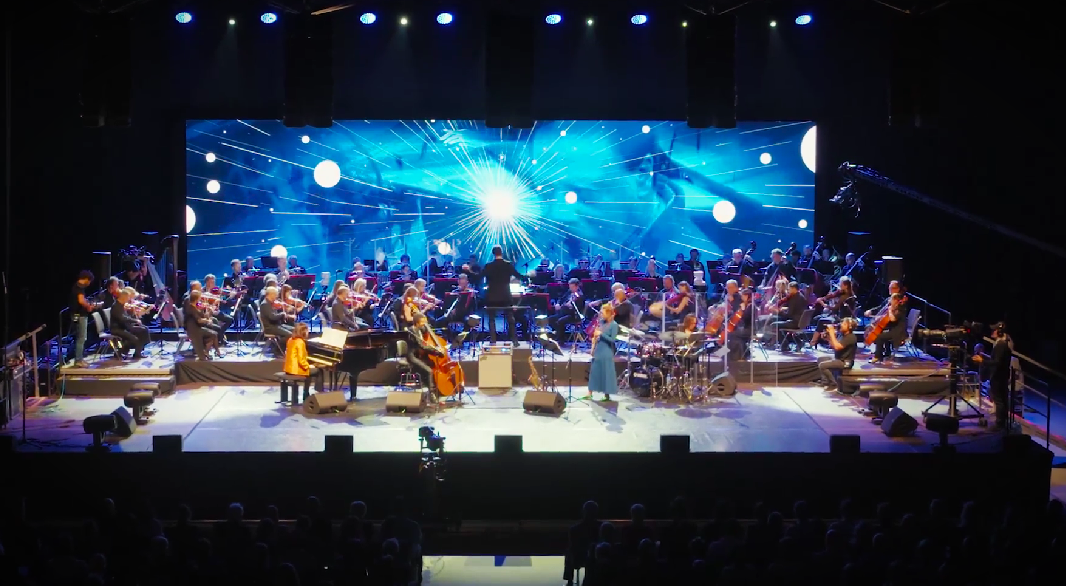 ESPERANZA SPALDING : HOMMAGE À WAYNE SHORTER