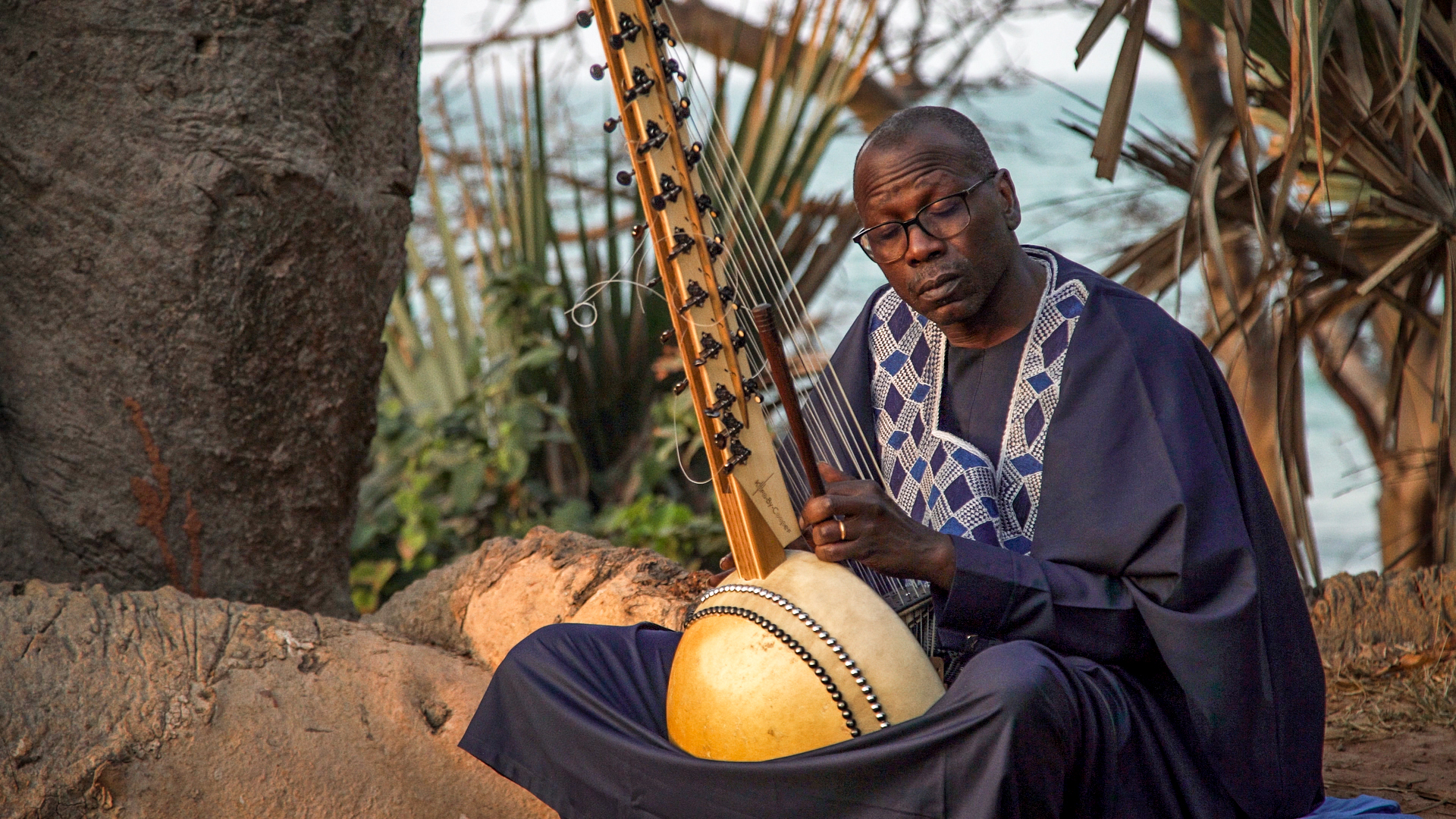 BALLAKÉ SISSOKO, UNE HISTOIRE DE KORA